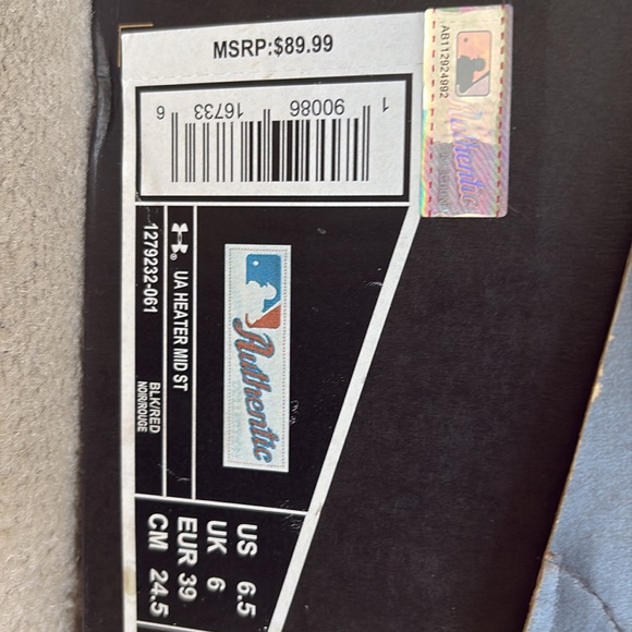 NIB MEN’S/BOY’S UNDER ARMOUR METAL CLEATS - Picture 4 of 6